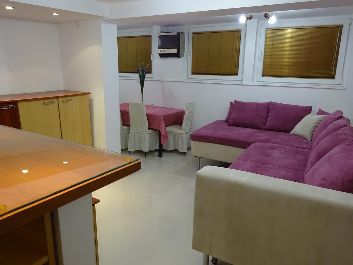 Jasmin White Apartment Skopje Ngoại thất bức ảnh