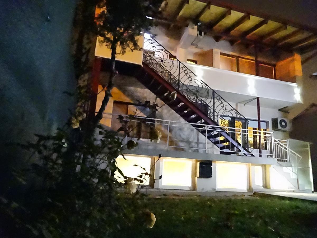 Jasmin White Apartment Skopje Ngoại thất bức ảnh