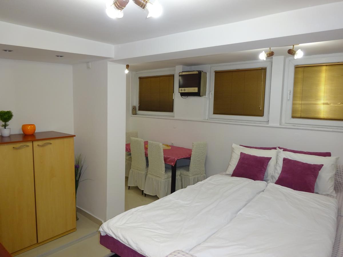 Jasmin White Apartment Skopje Ngoại thất bức ảnh