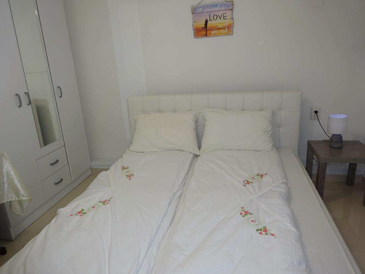 Jasmin White Apartment Skopje Ngoại thất bức ảnh