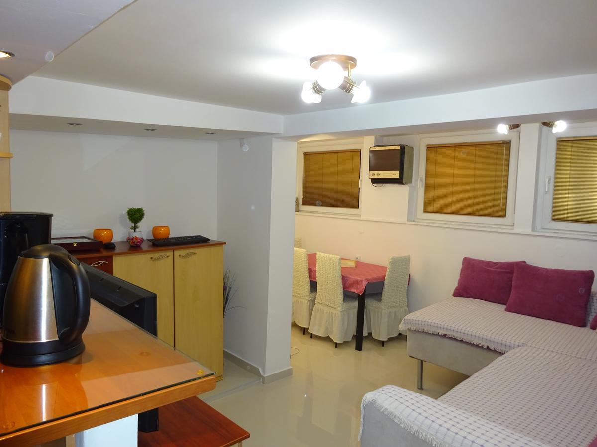 Jasmin White Apartment Skopje Ngoại thất bức ảnh