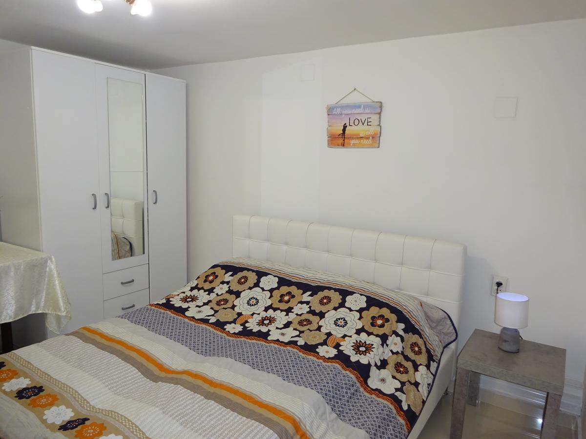 Jasmin White Apartment Skopje Ngoại thất bức ảnh